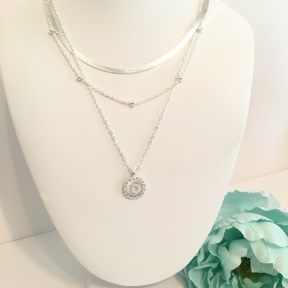 Boho Multilayer Medallion Chain Necklace - Picture 8 of 9